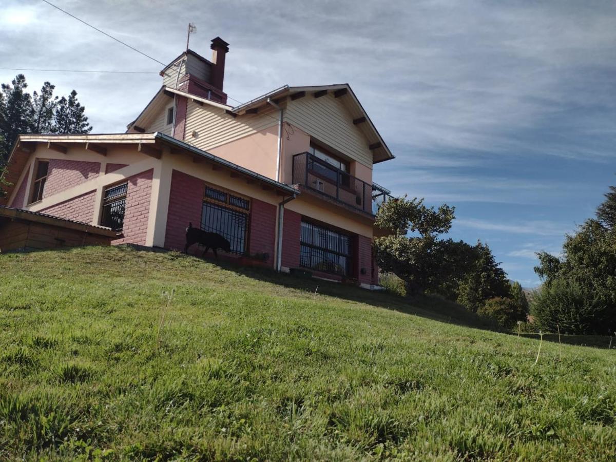 Pinto Casa Hostel & Bar Esquel Εξωτερικό φωτογραφία